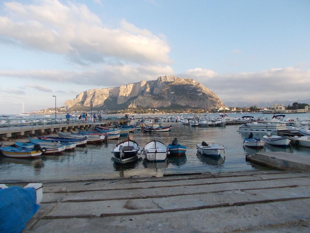 Nest Apollo Apartman Mondello Kültér fotó